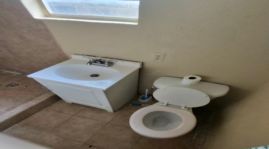 3415 S Buena Vista Ave, laredo, Texas 78046, 6 Bedrooms Bedrooms, 9 Rooms Rooms,4 BathroomsBathrooms,Residential,For Sale,3415 S Buena Vista Ave,20263156