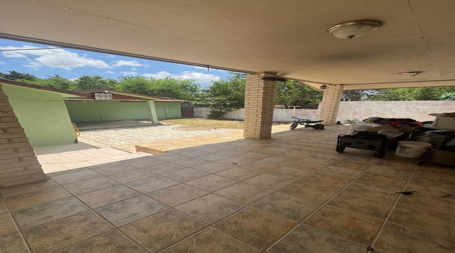 3415 S Buena Vista Ave, laredo, Texas 78046, 6 Bedrooms Bedrooms, 9 Rooms Rooms,4 BathroomsBathrooms,Residential,For Sale,3415 S Buena Vista Ave,20263156