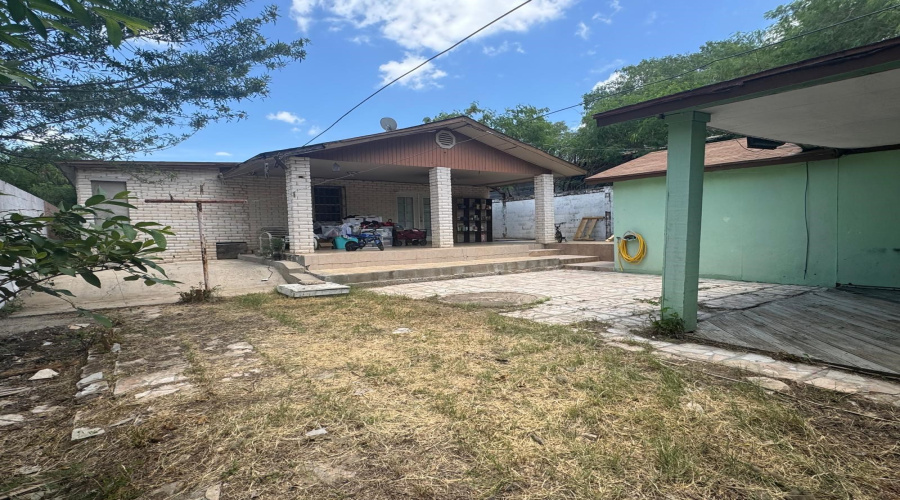 3415 S Buena Vista Ave, laredo, Texas 78046, 6 Bedrooms Bedrooms, 9 Rooms Rooms,4 BathroomsBathrooms,Residential,For Sale,3415 S Buena Vista Ave,20263156