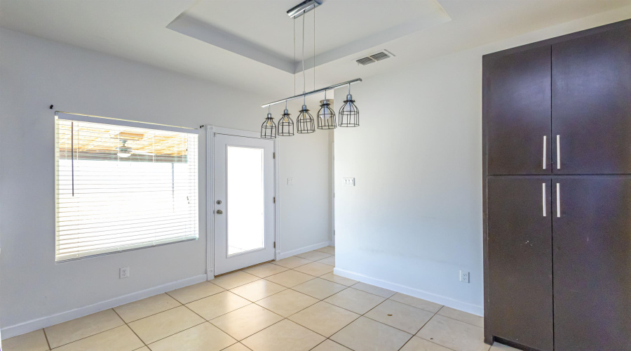 5720 St Charles Lp, Laredo, Texas 78046, 3 Bedrooms Bedrooms, 5 Rooms Rooms,2 BathroomsBathrooms,Residential,For Sale,5720 St Charles Lp,20263157
