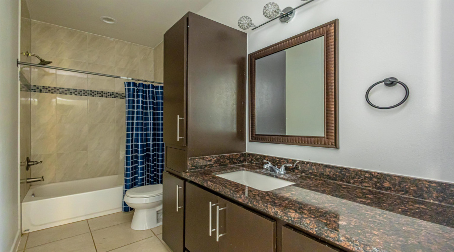 5720 St Charles Lp, Laredo, Texas 78046, 3 Bedrooms Bedrooms, 5 Rooms Rooms,2 BathroomsBathrooms,Residential,For Sale,5720 St Charles Lp,20263157