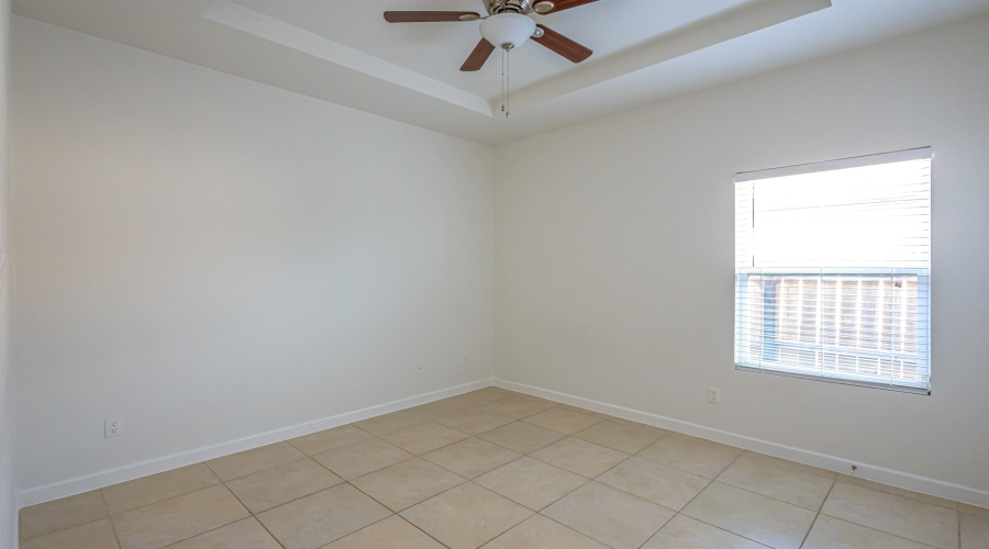 5720 St Charles Lp, Laredo, Texas 78046, 3 Bedrooms Bedrooms, 5 Rooms Rooms,2 BathroomsBathrooms,Residential,For Sale,5720 St Charles Lp,20263157