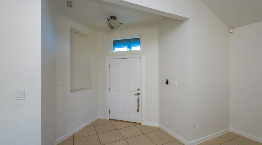 5720 St Charles Lp, Laredo, Texas 78046, 3 Bedrooms Bedrooms, 5 Rooms Rooms,2 BathroomsBathrooms,Residential,For Sale,5720 St Charles Lp,20263157