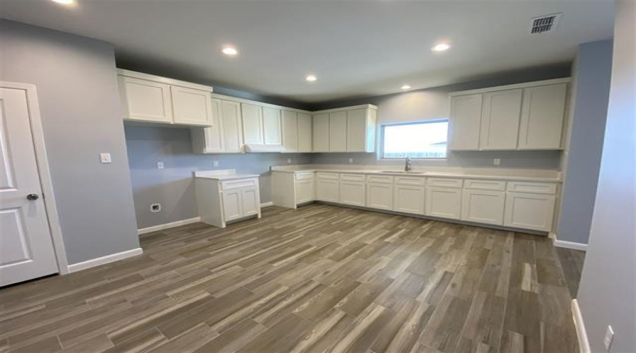 5510 Moses Lp., Laredo, Texas 78046, 3 Bedrooms Bedrooms, 5 Rooms Rooms,2 BathroomsBathrooms,Residential,For Rent,5510 Moses Lp.,20263158