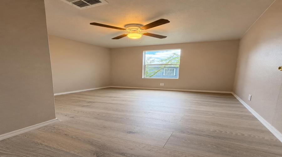 4535 Sepulveda Ln, Lared, Texas 78046, 3 Bedrooms Bedrooms, 5 Rooms Rooms,2 BathroomsBathrooms,Residential,For Sale,4535 Sepulveda Ln,20263160