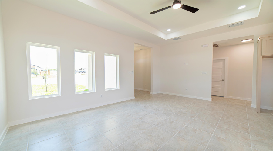 5812 Tavo Dr., Laredo, Texas 78043, 3 Bedrooms Bedrooms, 5 Rooms Rooms,2 BathroomsBathrooms,Residential,For Sale,5812 Tavo Dr.,20263161