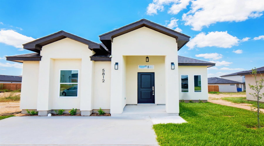 5812 Tavo Dr., Laredo, Texas 78043, 3 Bedrooms Bedrooms, 5 Rooms Rooms,2 BathroomsBathrooms,Residential,For Sale,5812 Tavo Dr.,20263161