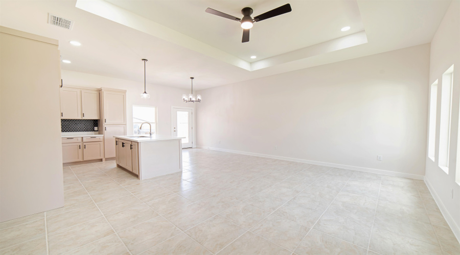 5812 Tavo Dr., Laredo, Texas 78043, 3 Bedrooms Bedrooms, 5 Rooms Rooms,2 BathroomsBathrooms,Residential,For Sale,5812 Tavo Dr.,20263161