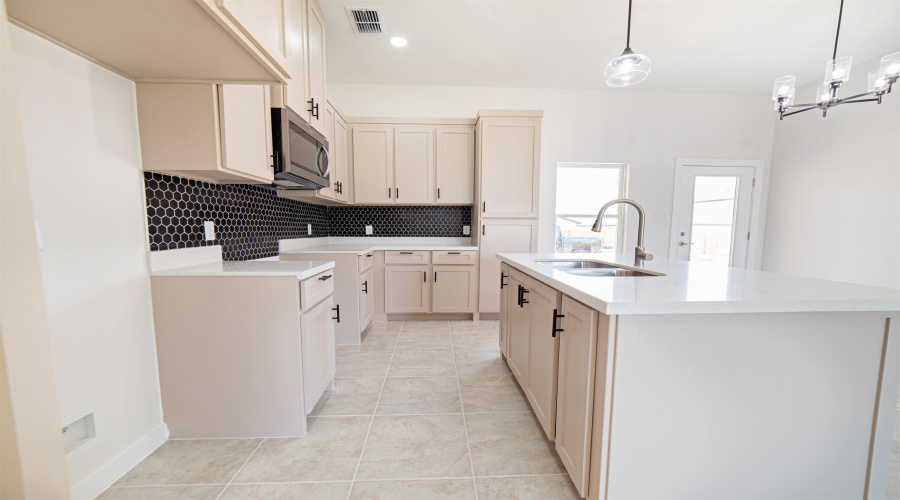 5812 Tavo Dr., Laredo, Texas 78043, 3 Bedrooms Bedrooms, 5 Rooms Rooms,2 BathroomsBathrooms,Residential,For Sale,5812 Tavo Dr.,20263161