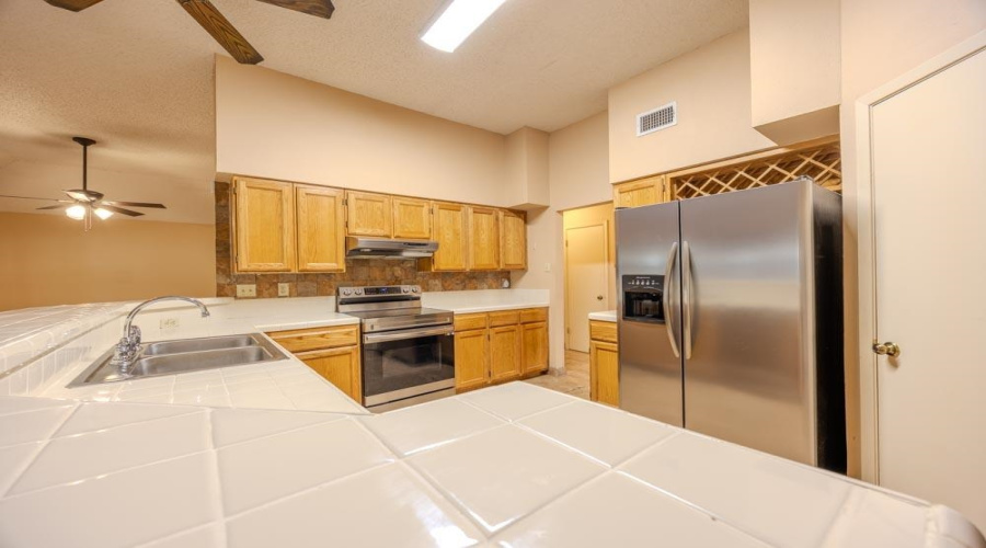 1425 Longhorn Dr, Laredo, Texas 78045, 3 Bedrooms Bedrooms, 5 Rooms Rooms,2 BathroomsBathrooms,Residential,For Rent,1425 Longhorn Dr,20263162