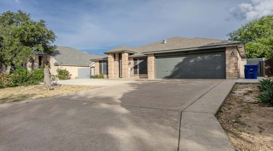 1425 Longhorn Dr, Laredo, Texas 78045, 3 Bedrooms Bedrooms, 5 Rooms Rooms,2 BathroomsBathrooms,Residential,For Rent,1425 Longhorn Dr,20263162
