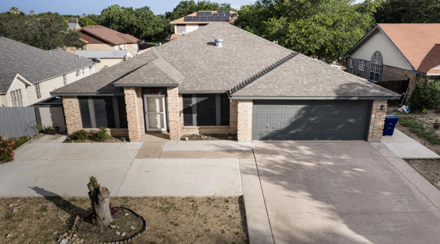 1425 Longhorn Dr, Laredo, Texas 78045, 3 Bedrooms Bedrooms, 5 Rooms Rooms,2 BathroomsBathrooms,Residential,For Rent,1425 Longhorn Dr,20263162