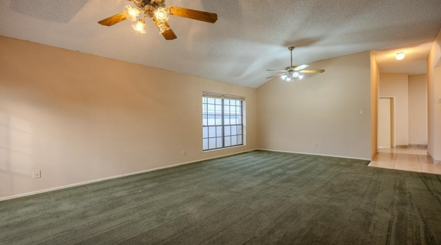 1425 Longhorn Dr, Laredo, Texas 78045, 3 Bedrooms Bedrooms, 5 Rooms Rooms,2 BathroomsBathrooms,Residential,For Rent,1425 Longhorn Dr,20263162