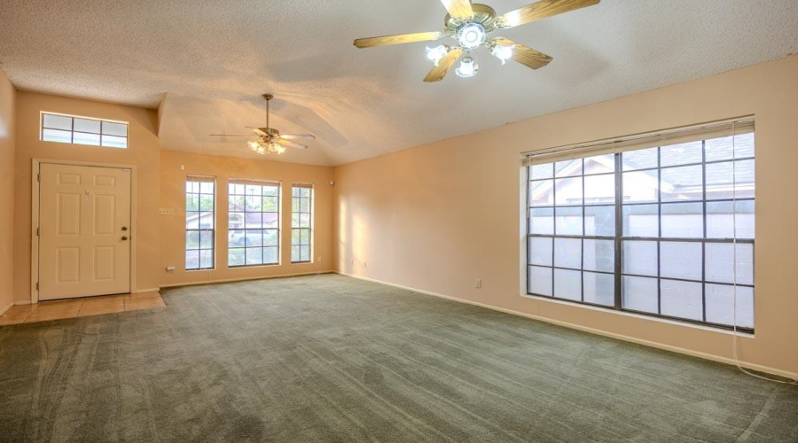 1425 Longhorn Dr, Laredo, Texas 78045, 3 Bedrooms Bedrooms, 5 Rooms Rooms,2 BathroomsBathrooms,Residential,For Rent,1425 Longhorn Dr,20263162