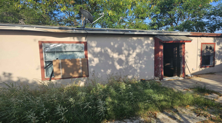 4529 La Joya Ln, Laredo, Texas 78046-7552, 2 Bedrooms Bedrooms, 3 Rooms Rooms,1 BathroomBathrooms,Residential,For Sale,4529 La Joya Ln,20263163