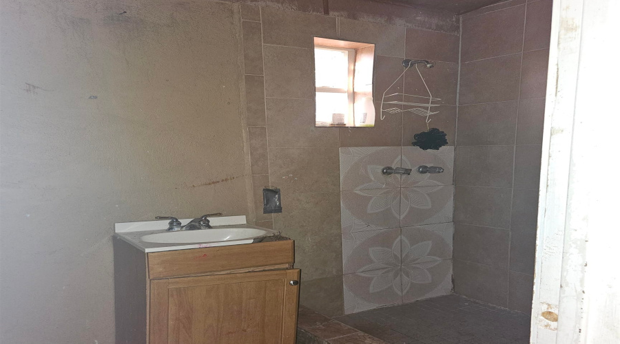 4529 La Joya Ln, Laredo, Texas 78046-7552, 2 Bedrooms Bedrooms, 3 Rooms Rooms,1 BathroomBathrooms,Residential,For Sale,4529 La Joya Ln,20263163