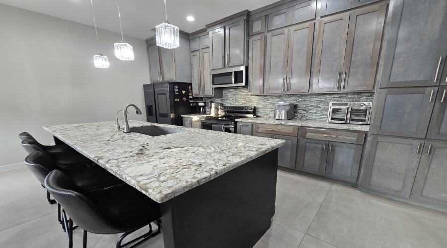1608 Bacalar Dr., Laredo, Texas 78046, 5 Bedrooms Bedrooms, 8 Rooms Rooms,2 BathroomsBathrooms,Residential,For Sale,1608 Bacalar Dr.,20263169