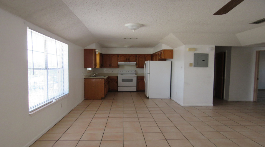 2819 Guerrero St, Laredo, Texas 78043, 2 Bedrooms Bedrooms, 4 Rooms Rooms,1 BathroomBathrooms,Residential,For Rent,2819 Guerrero St,20263173