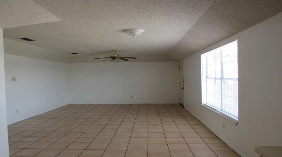 2819 Guerrero St, Laredo, Texas 78043, 2 Bedrooms Bedrooms, 4 Rooms Rooms,1 BathroomBathrooms,Residential,For Rent,2819 Guerrero St,20263173