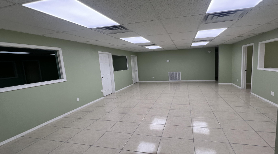 5812 East Dr, Laredo, Texas 78041-6851, 1 Bedroom Bedrooms, 51 Rooms Rooms,4 BathroomsBathrooms,Commercial/industrial,For Sale,5812 East Dr,20263174
