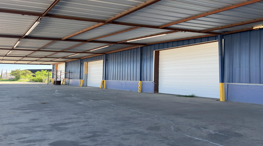 5812 East Dr, Laredo, Texas 78041-6851, 1 Bedroom Bedrooms, 51 Rooms Rooms,4 BathroomsBathrooms,Commercial/industrial,For Sale,5812 East Dr,20263174