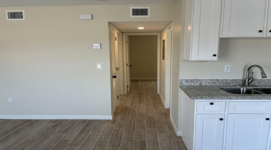 705 E Bustamante St, LAREDO, Texas 78041, 2 Bedrooms Bedrooms, 4 Rooms Rooms,1 BathroomBathrooms,Residential,For Rent,705 E Bustamante St,20263179