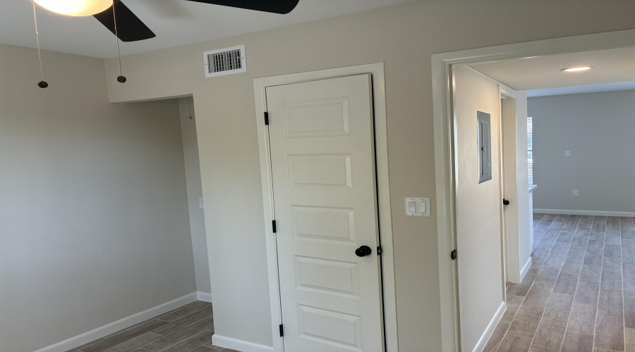 705 E Bustamante St, LAREDO, Texas 78041, 2 Bedrooms Bedrooms, 4 Rooms Rooms,1 BathroomBathrooms,Residential,For Rent,705 E Bustamante St,20263179