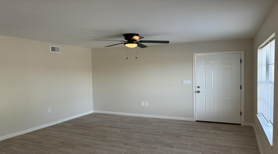 705 E Bustamante St, LAREDO, Texas 78041, 2 Bedrooms Bedrooms, 4 Rooms Rooms,1 BathroomBathrooms,Residential,For Rent,705 E Bustamante St,20263180