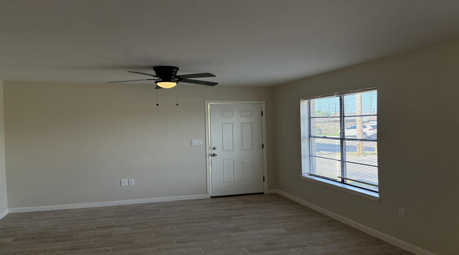 705 E Bustamante St, LAREDO, Texas 78041, 2 Bedrooms Bedrooms, 4 Rooms Rooms,1 BathroomBathrooms,Residential,For Rent,705 E Bustamante St,20263180