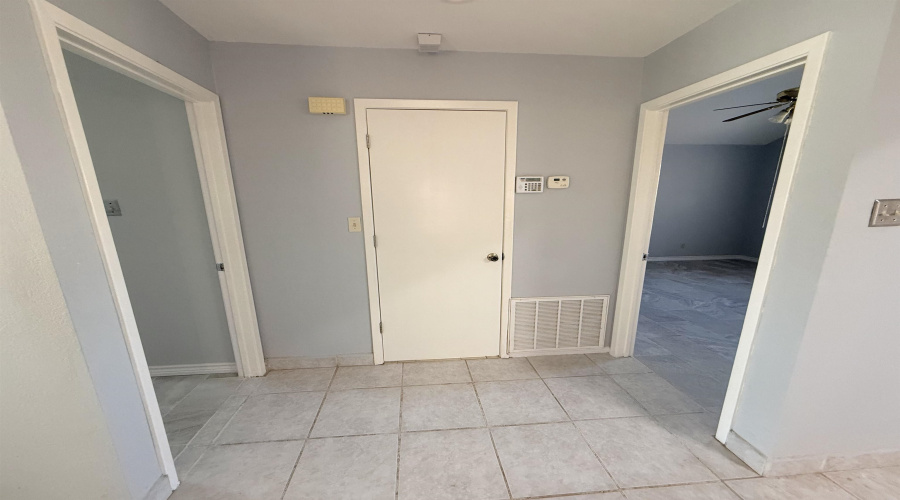 1428 Los Ebanos Dr, LAREDO, Texas 78041, 2 Bedrooms Bedrooms, 3 Rooms Rooms,1 BathroomBathrooms,Residential,For Sale,1428 Los Ebanos Dr,20260965