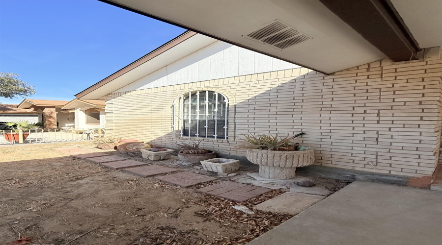 1428 Los Ebanos Dr, LAREDO, Texas 78041, 2 Bedrooms Bedrooms, 3 Rooms Rooms,1 BathroomBathrooms,Residential,For Sale,1428 Los Ebanos Dr,20260965