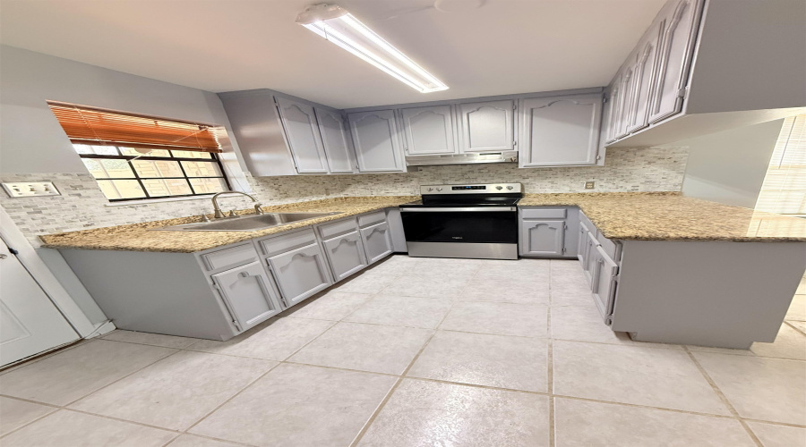 1428 Los Ebanos Dr, LAREDO, Texas 78041, 2 Bedrooms Bedrooms, 3 Rooms Rooms,1 BathroomBathrooms,Residential,For Sale,1428 Los Ebanos Dr,20260965