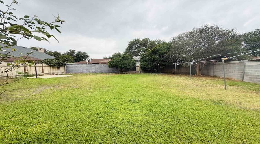 1214 St Patrick Dr, Laredo, Texas 78045-2409, 4 Bedrooms Bedrooms, 6 Rooms Rooms,2 BathroomsBathrooms,Residential,For Rent,1214 St Patrick Dr,20263184