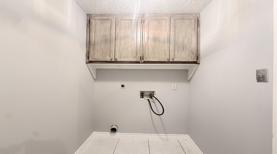 1214 St Patrick Dr, Laredo, Texas 78045-2409, 4 Bedrooms Bedrooms, 6 Rooms Rooms,2 BathroomsBathrooms,Residential,For Rent,1214 St Patrick Dr,20263184