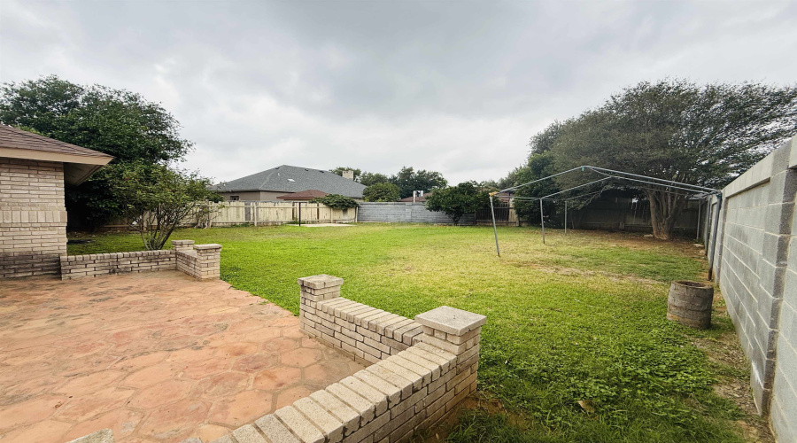 1214 St Patrick Dr, Laredo, Texas 78045-2409, 4 Bedrooms Bedrooms, 6 Rooms Rooms,2 BathroomsBathrooms,Residential,For Rent,1214 St Patrick Dr,20263184
