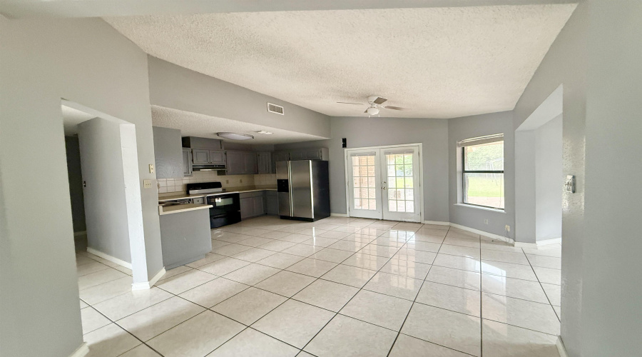 1214 St Patrick Dr, Laredo, Texas 78045-2409, 4 Bedrooms Bedrooms, 6 Rooms Rooms,2 BathroomsBathrooms,Residential,For Rent,1214 St Patrick Dr,20263184