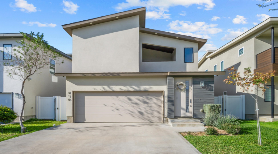 416 Deer Path Loop, Laredo, Texas 78045-2236, 4 Bedrooms Bedrooms, 7 Rooms Rooms,2 BathroomsBathrooms,Residential,For Sale,416 Deer Path Loop,20263185