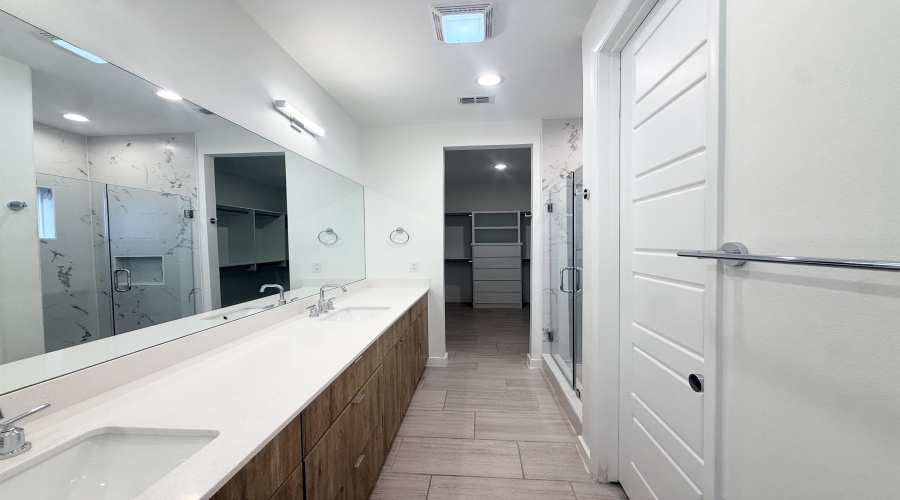 416 Deer Path Loop, Laredo, Texas 78045-2236, 4 Bedrooms Bedrooms, 7 Rooms Rooms,2 BathroomsBathrooms,Residential,For Sale,416 Deer Path Loop,20263185