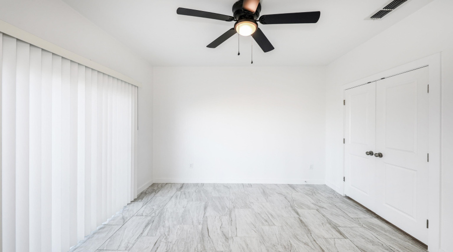 3911 Casa Blanca Lake Rd, Laredo, Texas 78041, 3 Bedrooms Bedrooms, 5 Rooms Rooms,2 BathroomsBathrooms,Residential,For Rent,3911 Casa Blanca Lake Rd,20263189
