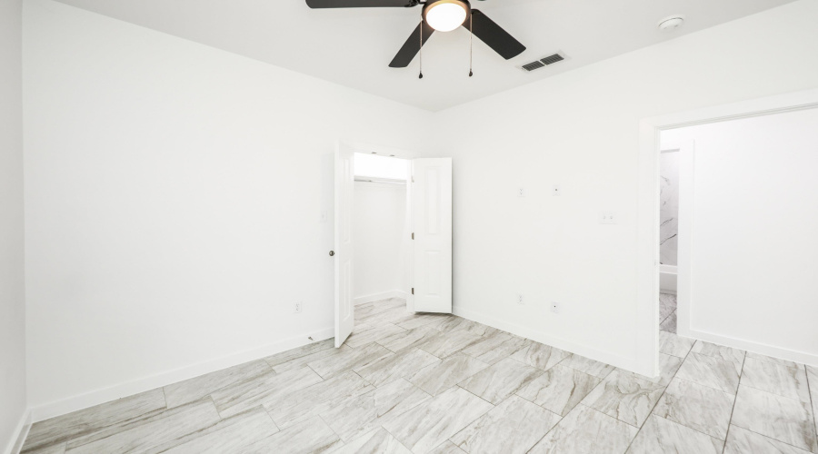 3911 Casa Blanca Lake Rd, Laredo, Texas 78041, 3 Bedrooms Bedrooms, 5 Rooms Rooms,2 BathroomsBathrooms,Residential,For Rent,3911 Casa Blanca Lake Rd,20263189