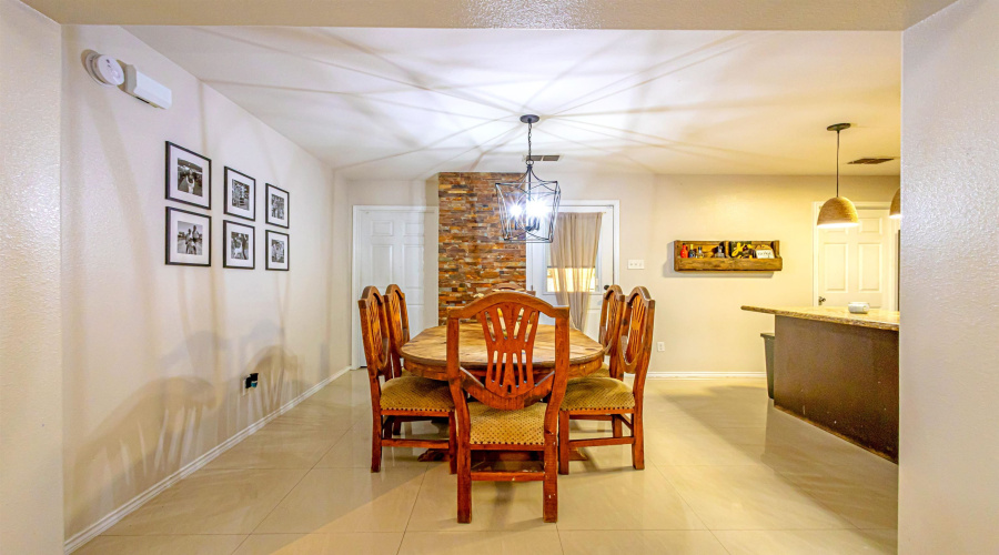 3720 Calle Alta Ct, Laredo, Texas 78046, 3 Bedrooms Bedrooms, 5 Rooms Rooms,2 BathroomsBathrooms,Residential,For Sale,3720 Calle Alta Ct,20263192