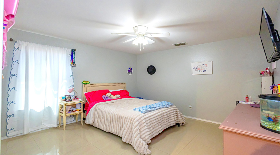 3720 Calle Alta Ct, Laredo, Texas 78046, 3 Bedrooms Bedrooms, 5 Rooms Rooms,2 BathroomsBathrooms,Residential,For Sale,3720 Calle Alta Ct,20263192