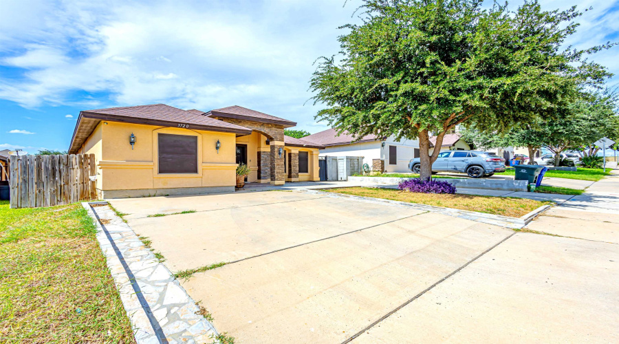 3720 Calle Alta Ct, Laredo, Texas 78046, 3 Bedrooms Bedrooms, 5 Rooms Rooms,2 BathroomsBathrooms,Residential,For Sale,3720 Calle Alta Ct,20263192