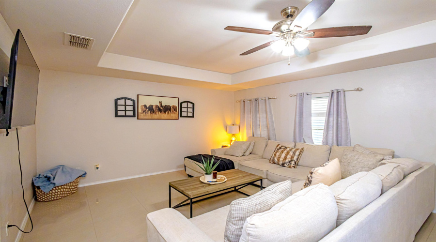 3720 Calle Alta Ct, Laredo, Texas 78046, 3 Bedrooms Bedrooms, 5 Rooms Rooms,2 BathroomsBathrooms,Residential,For Sale,3720 Calle Alta Ct,20263192
