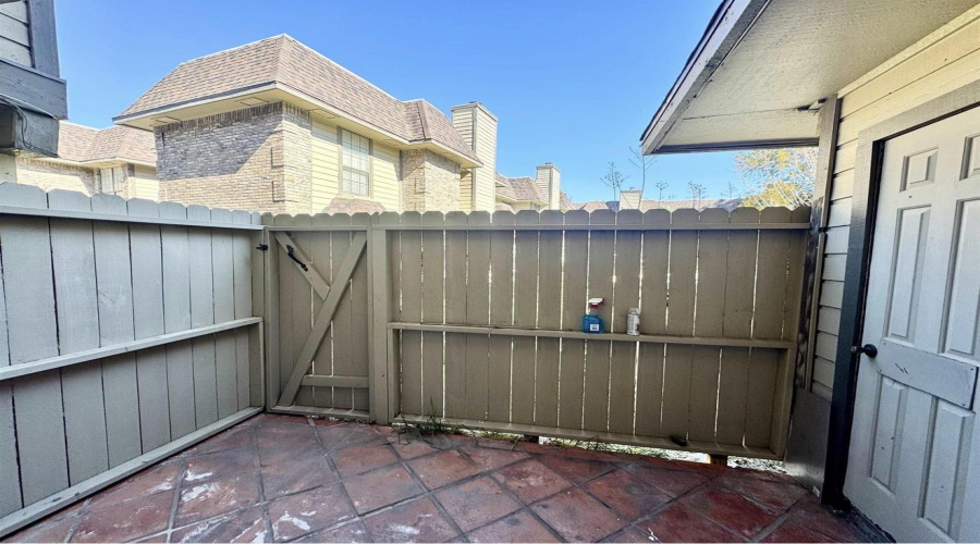 200 Martingale Ln, Laredo, Texas 78041, 2 Bedrooms Bedrooms, 5 Rooms Rooms,2 BathroomsBathrooms,Residential,For Sale,200 Martingale Ln,20263193