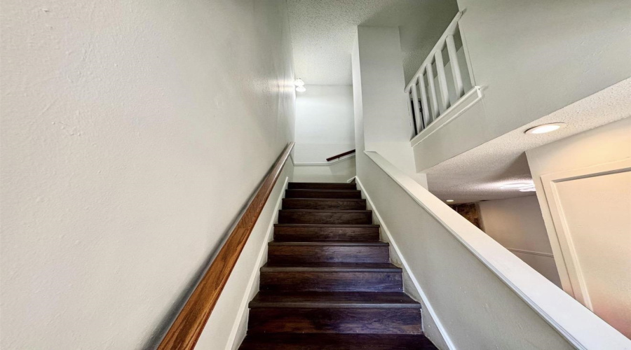 200 Martingale Ln, Laredo, Texas 78041, 2 Bedrooms Bedrooms, 5 Rooms Rooms,2 BathroomsBathrooms,Residential,For Sale,200 Martingale Ln,20263193