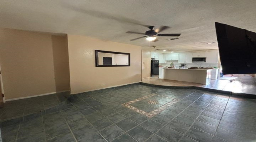 2003 Farias St, Laredo, Texas 78040, 4 Bedrooms Bedrooms, 6 Rooms Rooms,2 BathroomsBathrooms,Residential,For Sale,2003 Farias St,20263194