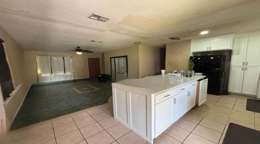 2003 Farias St, Laredo, Texas 78040, 4 Bedrooms Bedrooms, 6 Rooms Rooms,2 BathroomsBathrooms,Residential,For Sale,2003 Farias St,20263194