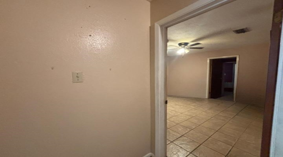 2003 Farias St, Laredo, Texas 78040, 4 Bedrooms Bedrooms, 6 Rooms Rooms,2 BathroomsBathrooms,Residential,For Sale,2003 Farias St,20263194