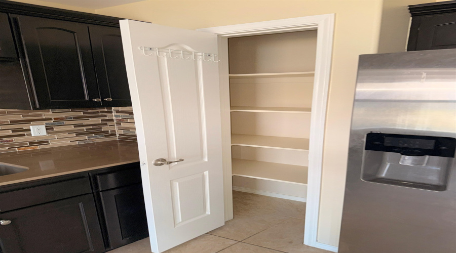 4205 Indian River Ave, Laredo, Texas 78045, 2 Bedrooms Bedrooms, 4 Rooms Rooms,1 BathroomBathrooms,Residential,For Rent,4205 Indian River Ave,20263198